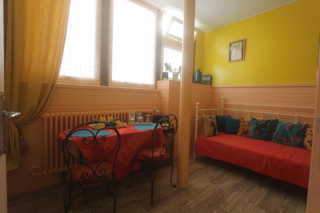 Bed and Breakfast Les Ateliers D'Art Roanne Exterior foto