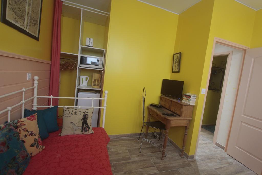 Bed and Breakfast Les Ateliers D'Art Roanne Exterior foto