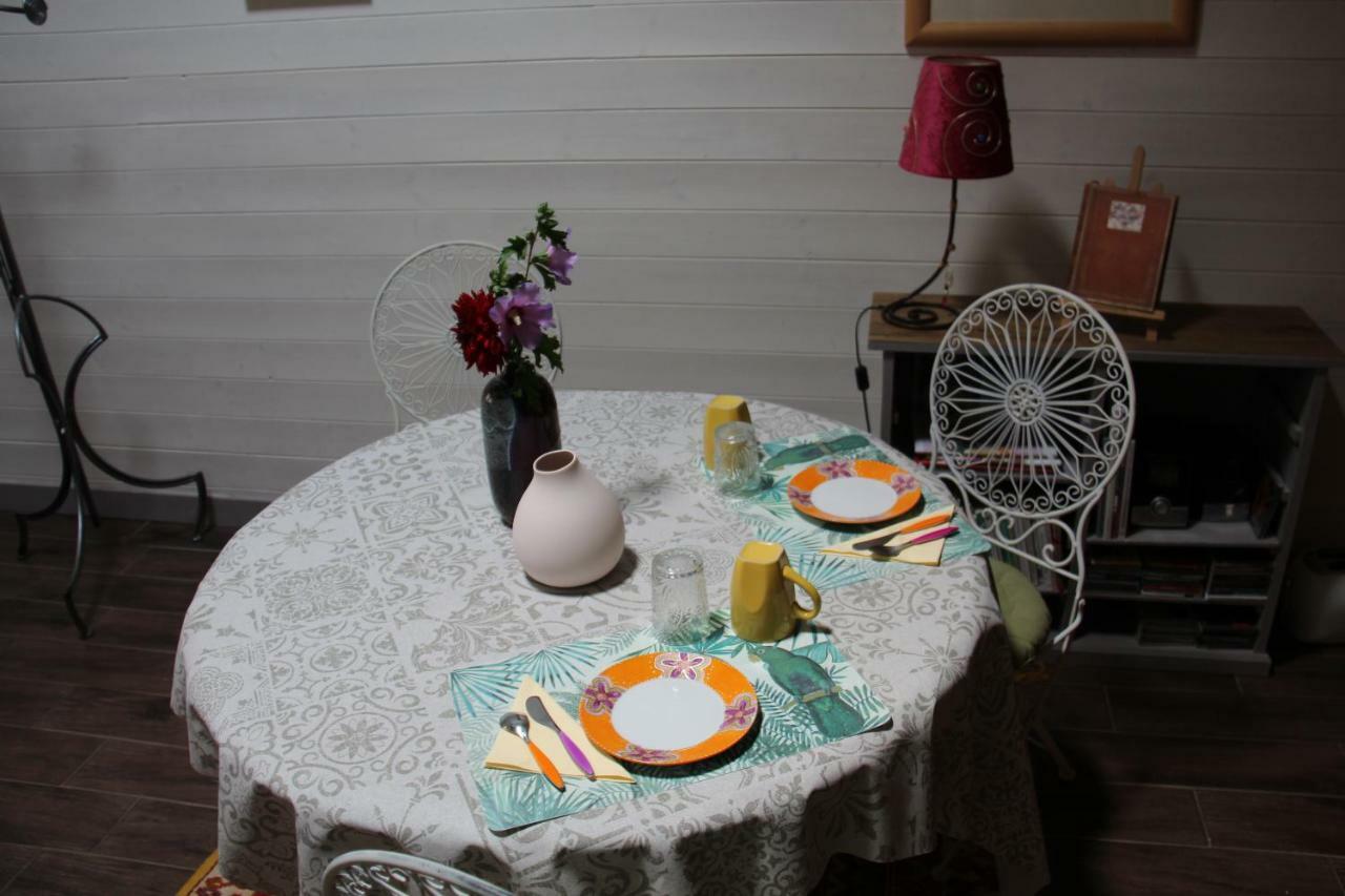 Bed and Breakfast Les Ateliers D'Art Roanne Exterior foto